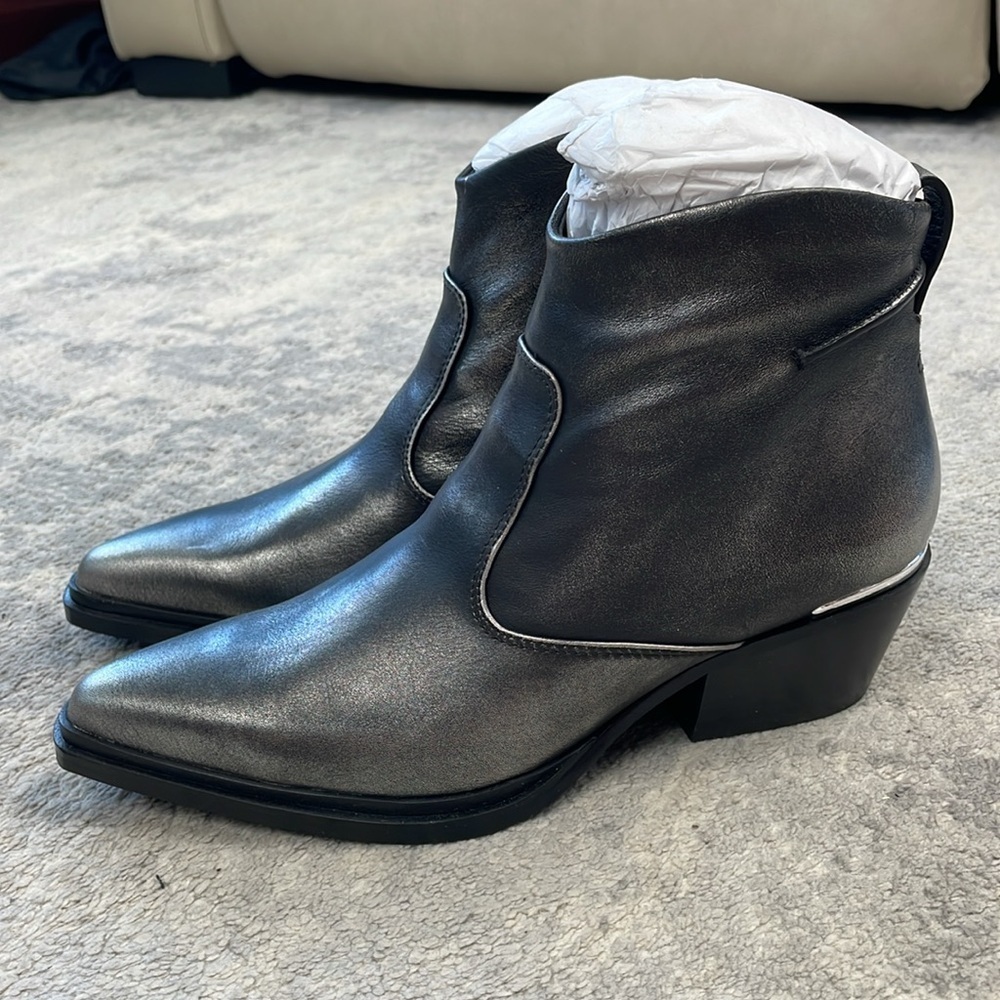 New Sarto by Franco Sarto Blake Pointed Toe Bootie Ankle Boot Metallic Sz 6 - Picture 2 of 12